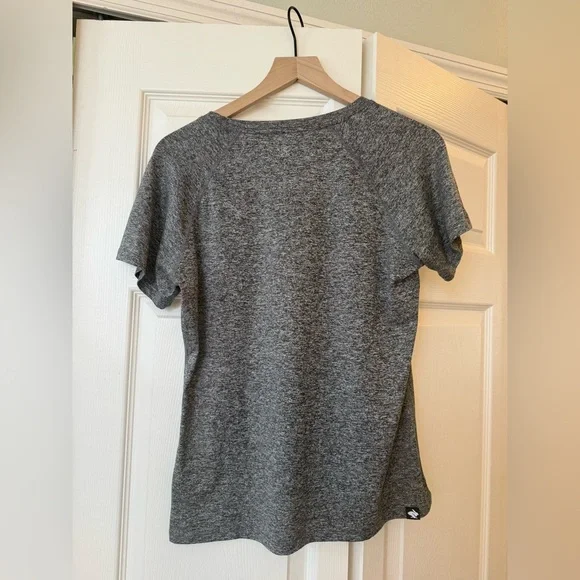 Rabbit running shirt womens size large - Picture 4 of 6